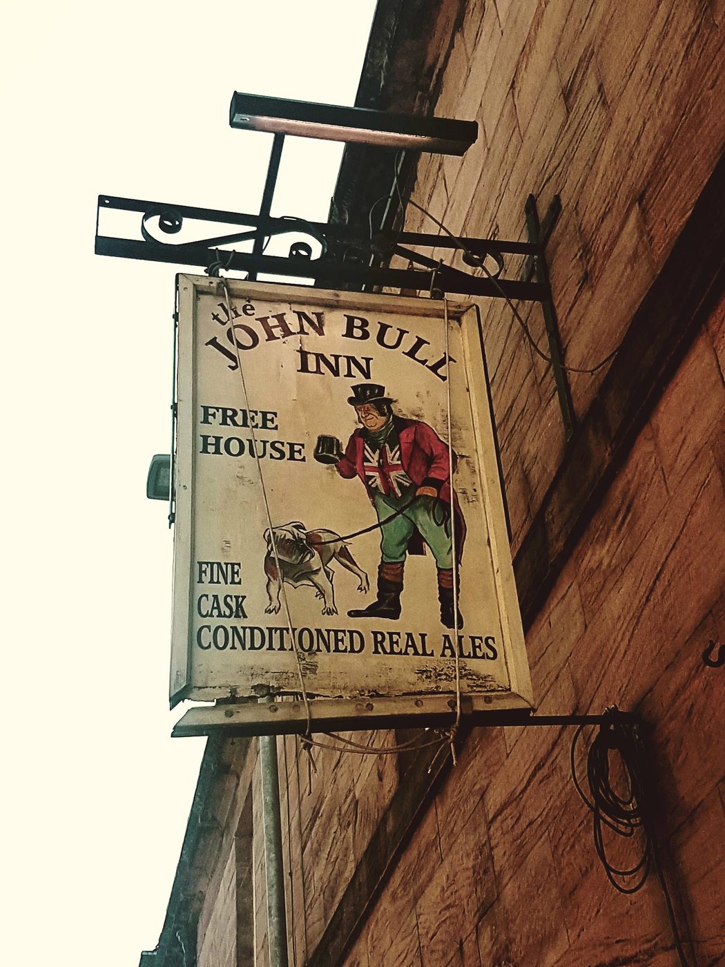 The JOHN BULL INN free house sign